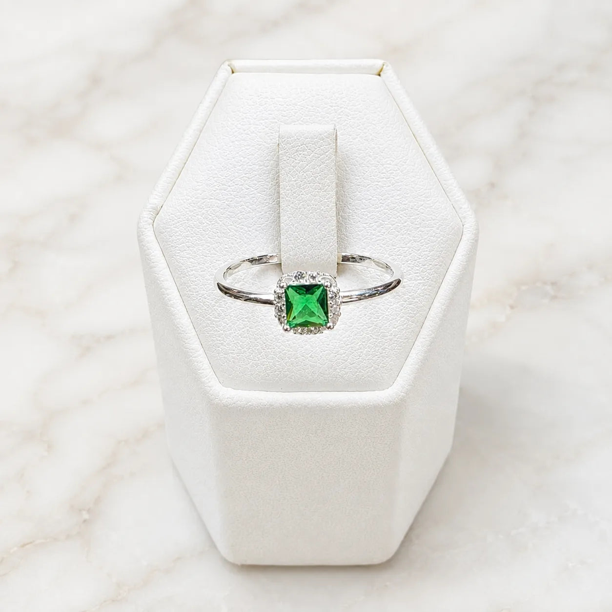 Anillo solitario verde