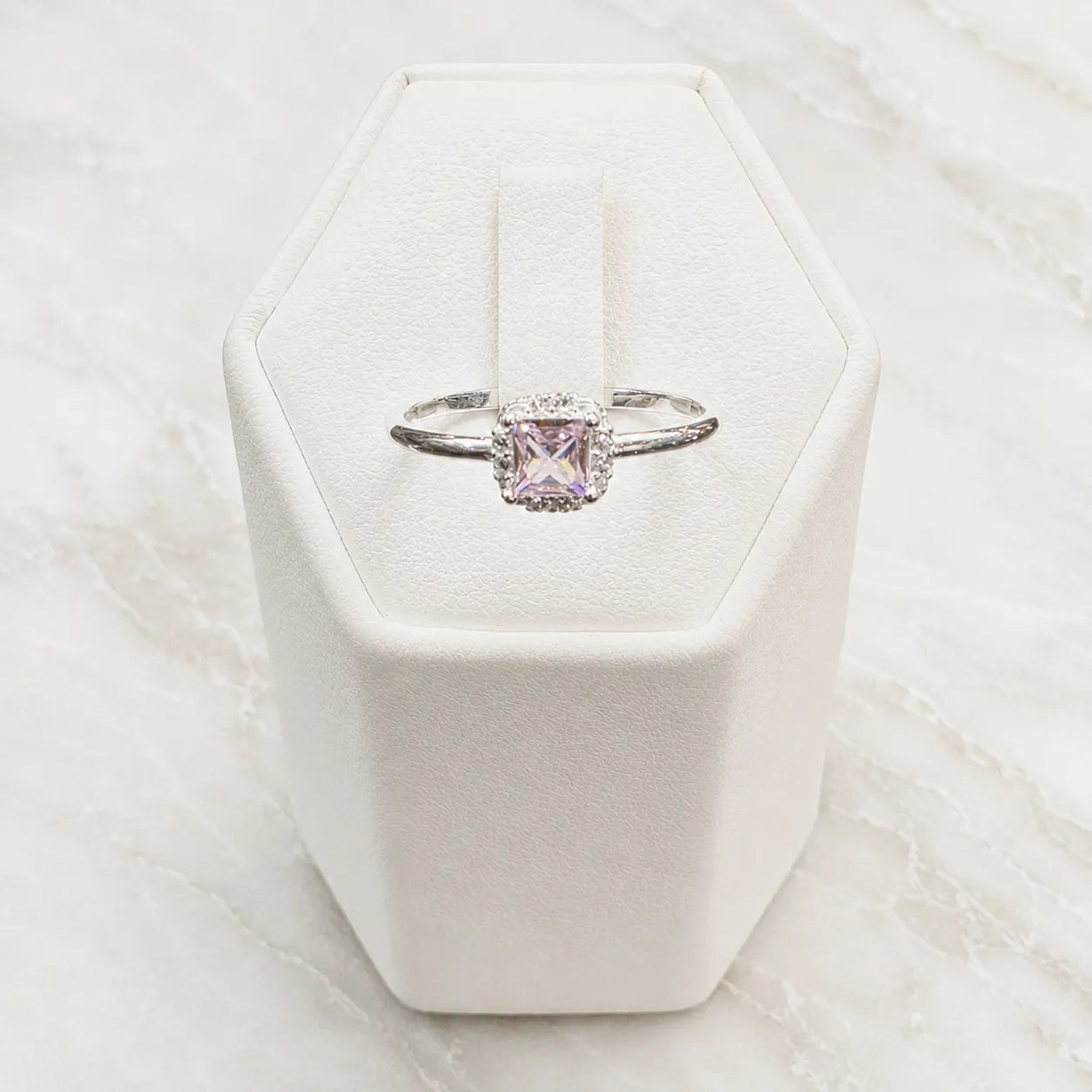Anillo solitario rosa