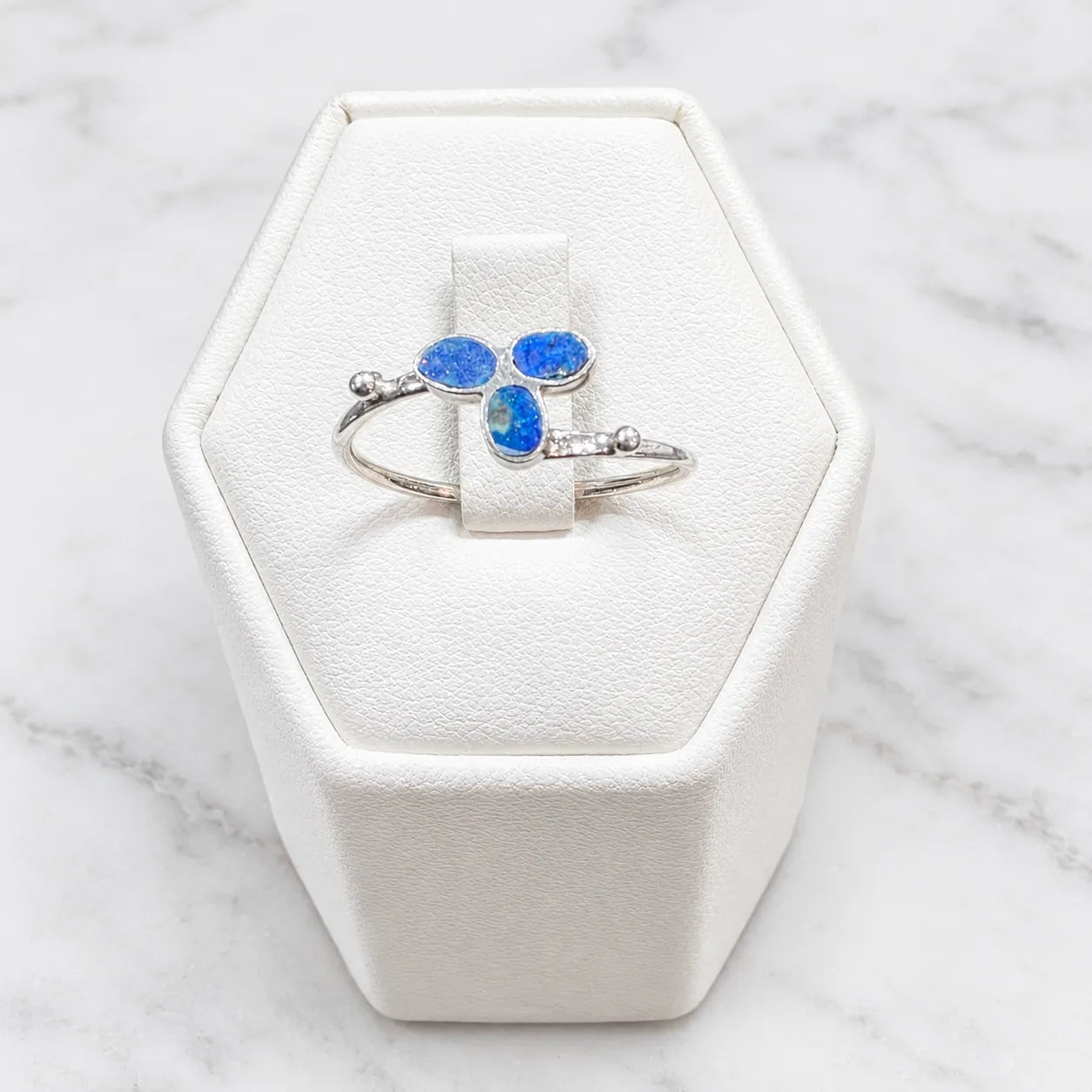 Anillo flor azul lapislazuli