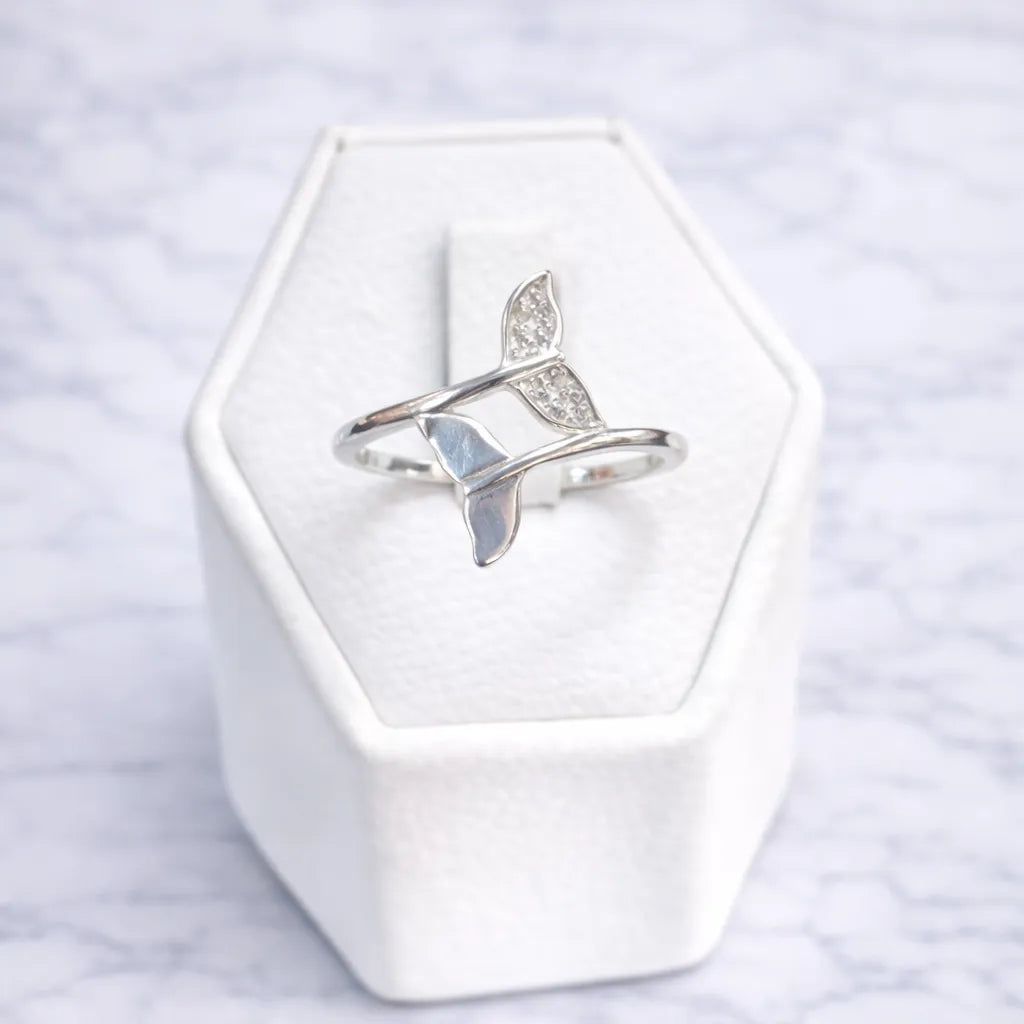 Anillo cola de ballena microcircón