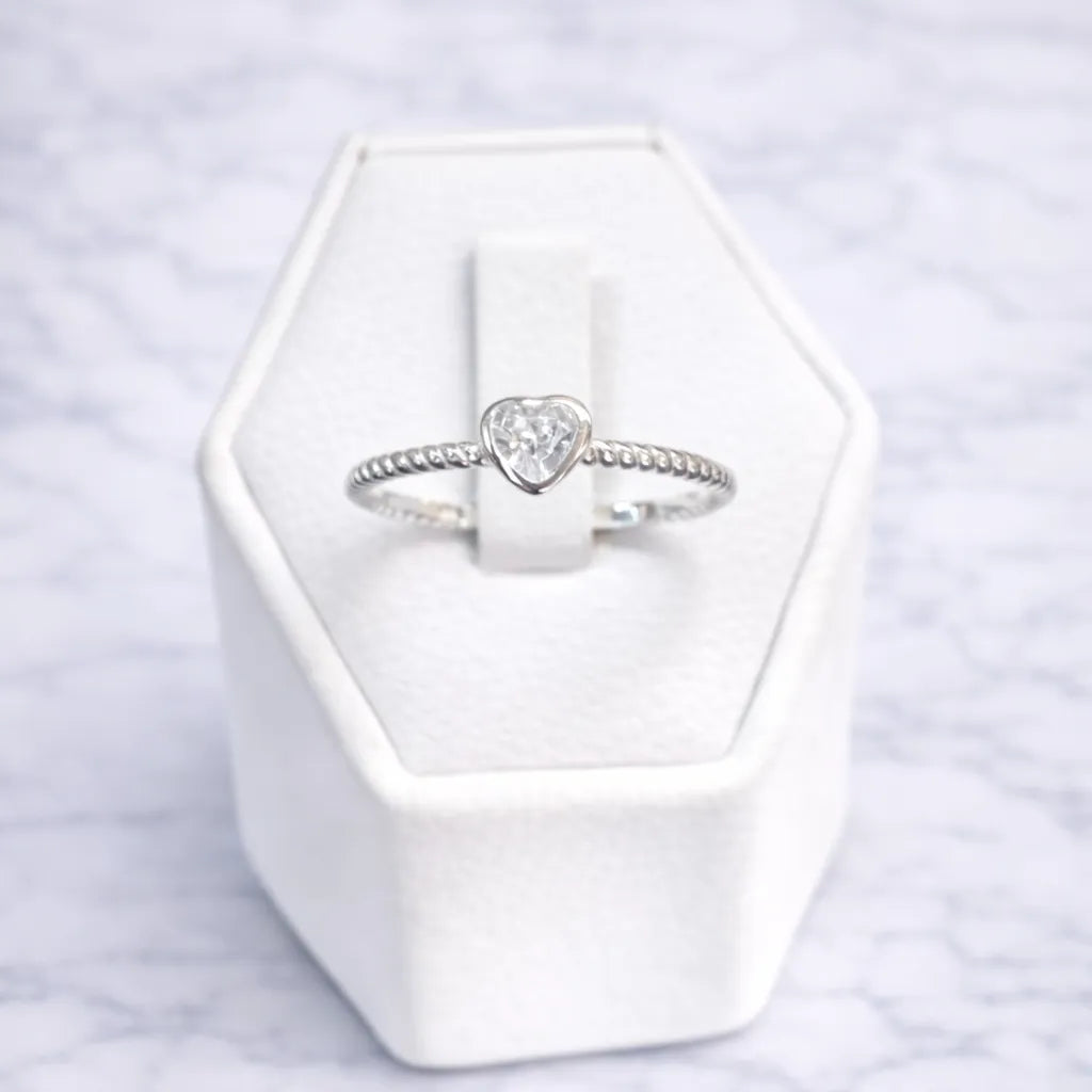 Anillo solitario corazón circón