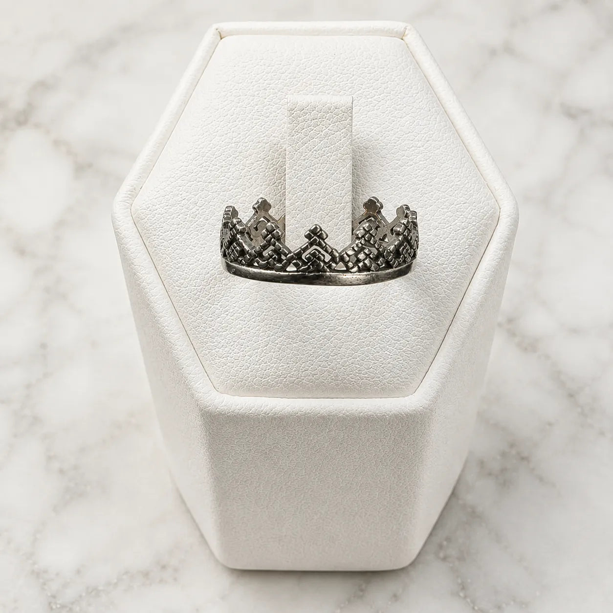 Anillo corona envejecido
