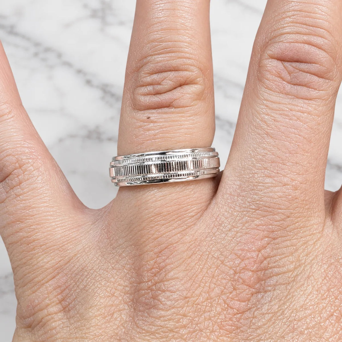 Anillo argolla liso texturizado antiestress