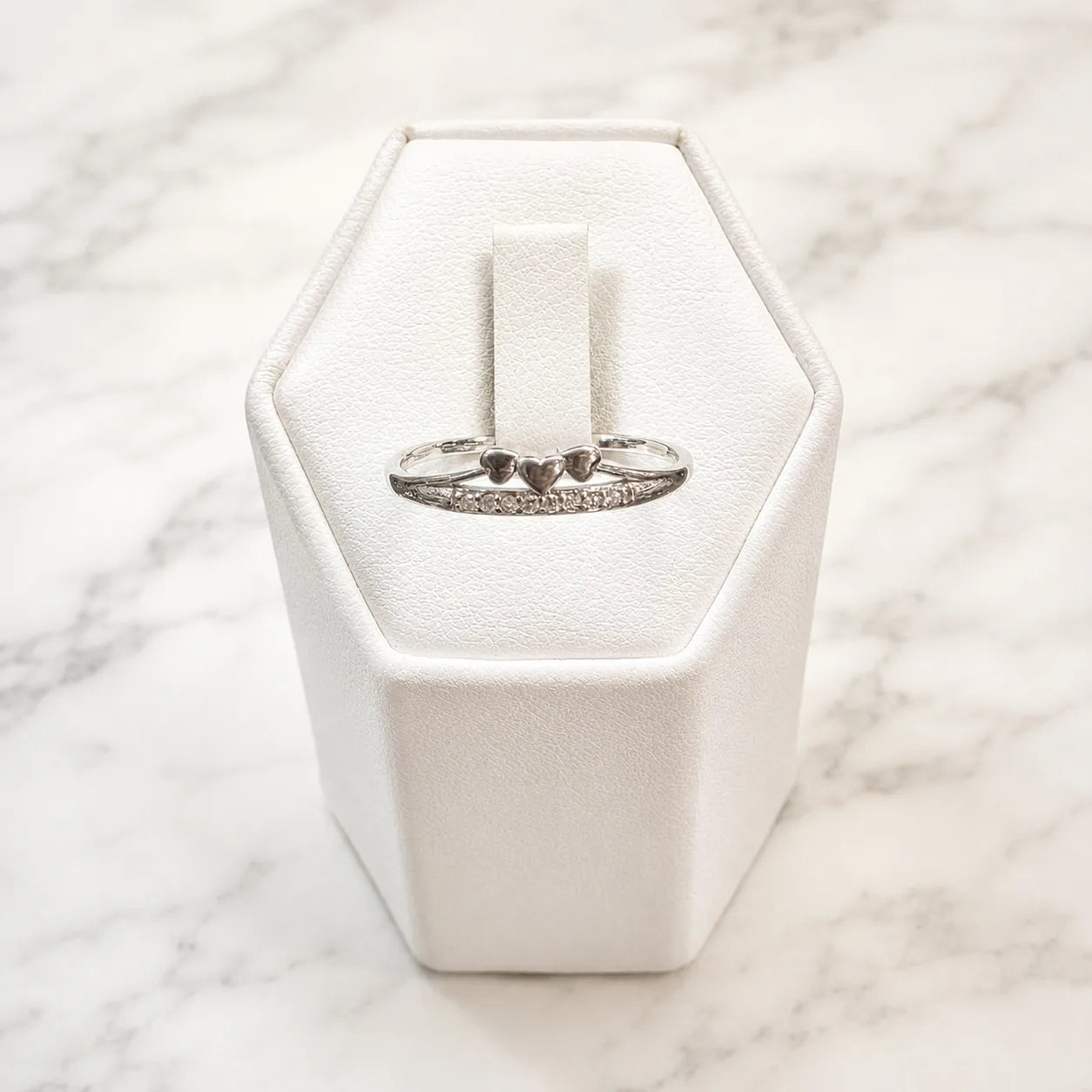 Anillo triple corazón microcircón