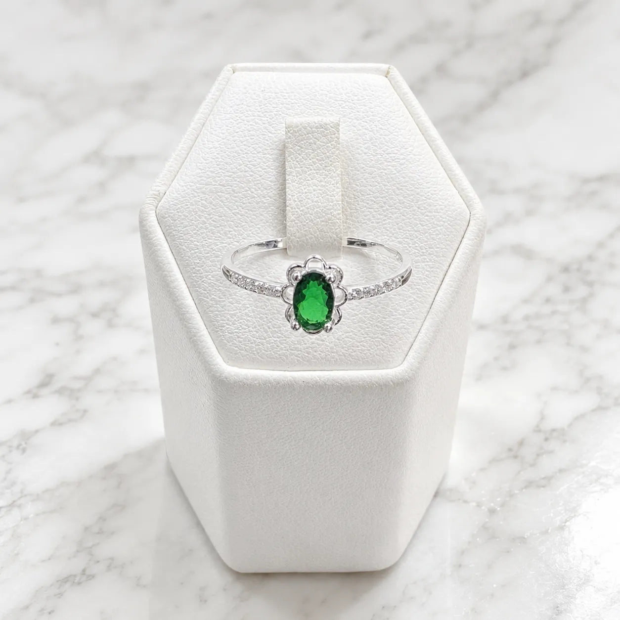 Anillo solitario verde