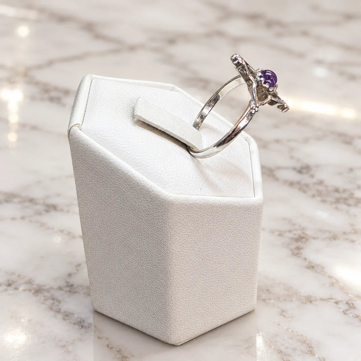 Anillo celta amatista