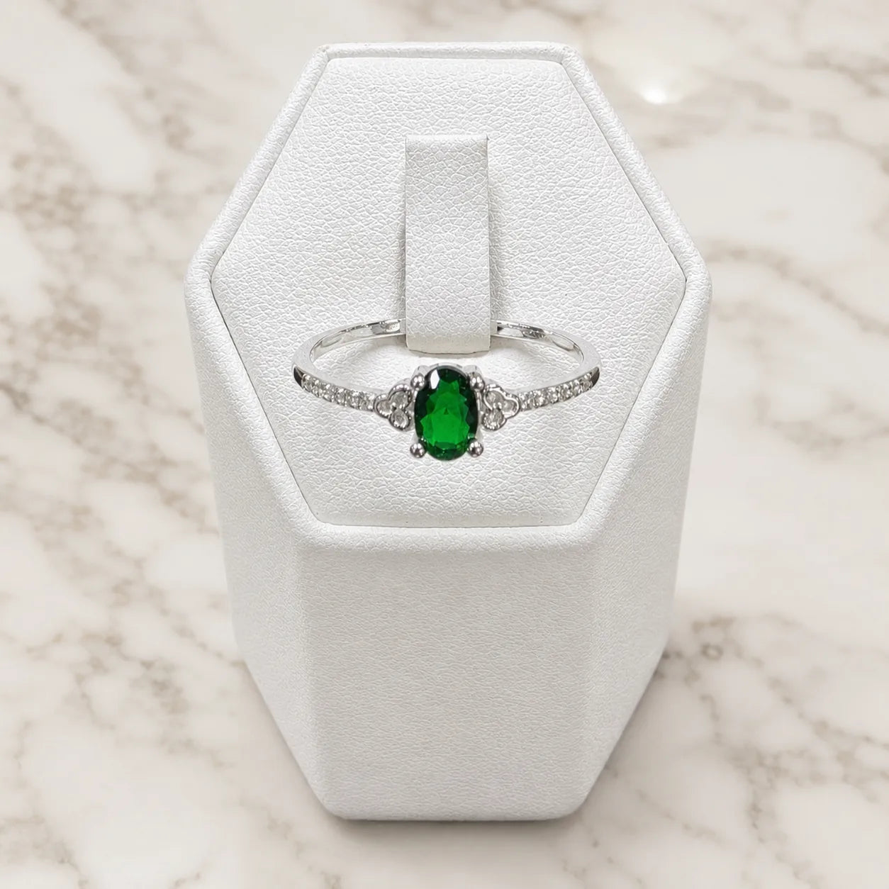 Anillo solitario verde