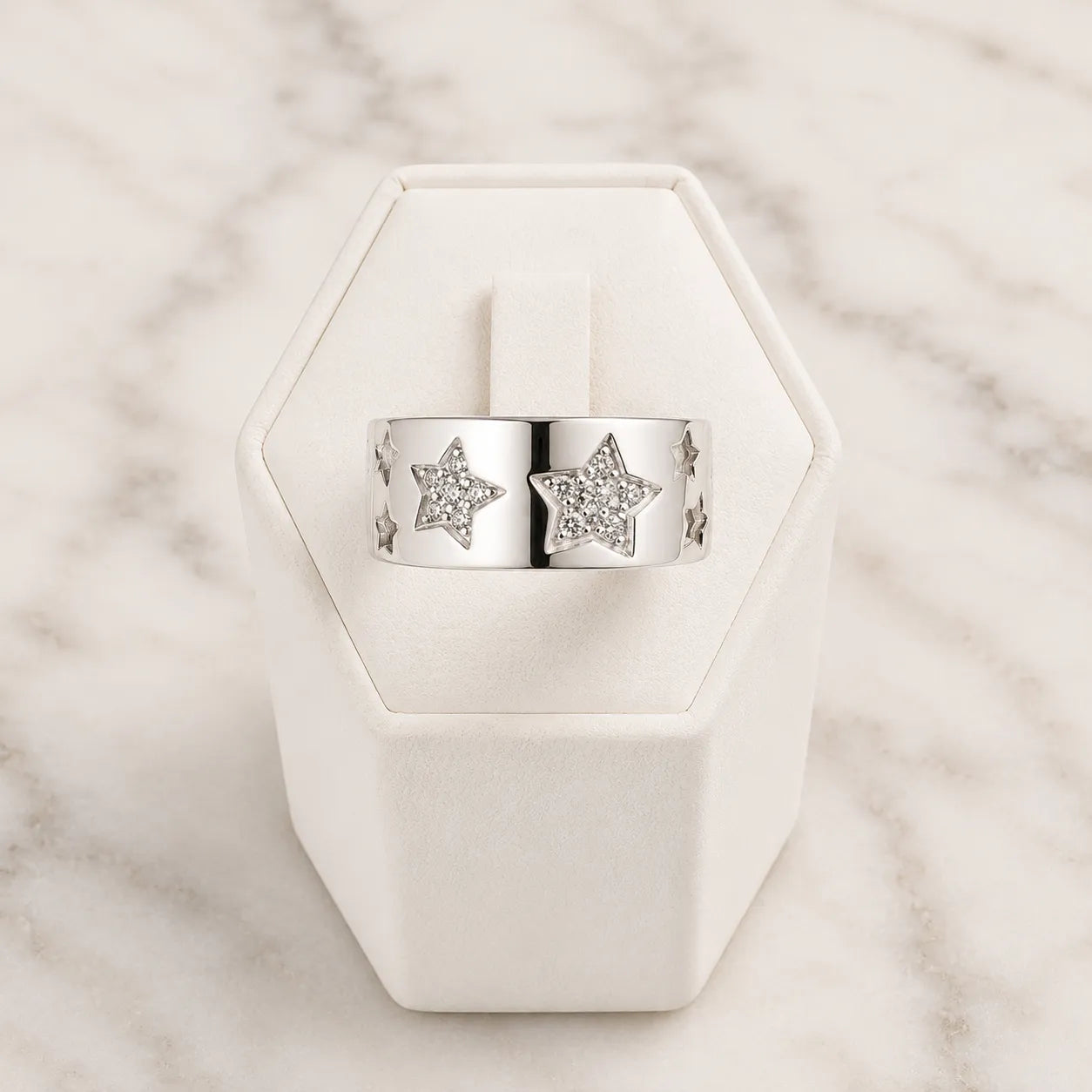 Anillo ancho estrellas microcircón