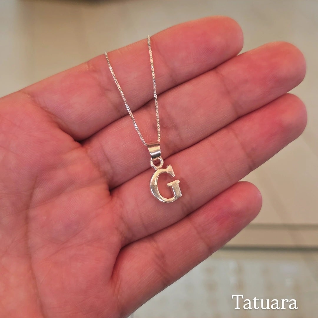 Collar letra G