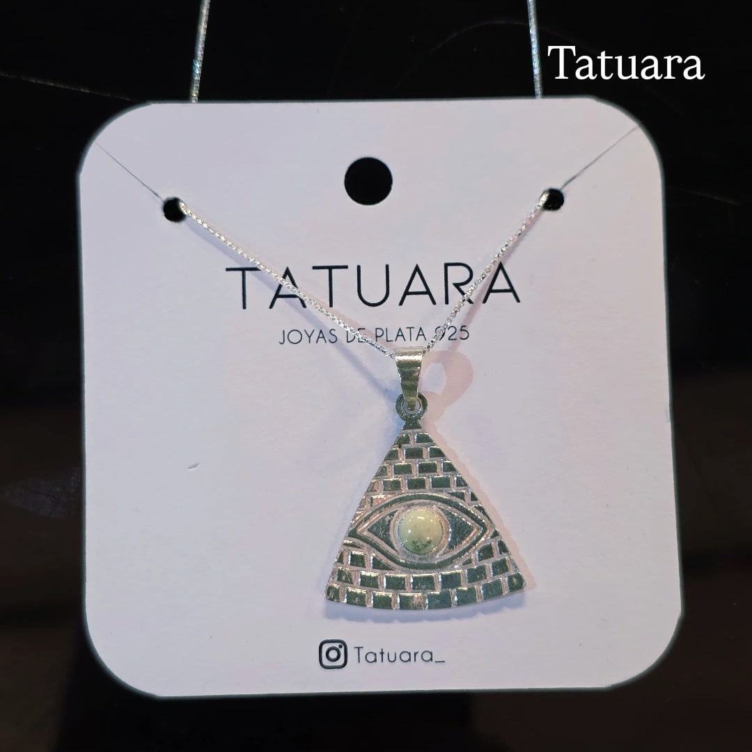 Collar piramide plana
