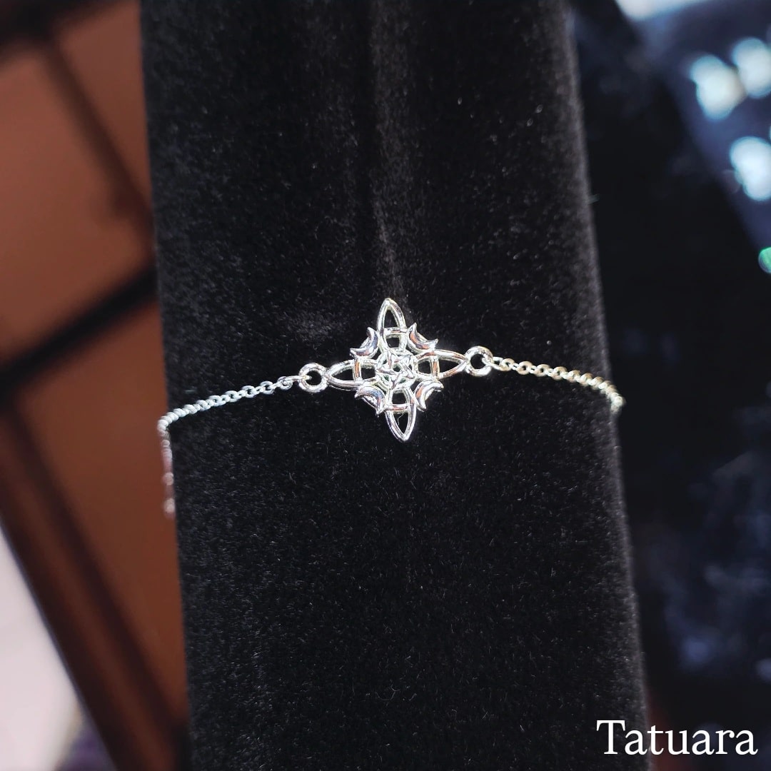 Pulsera nudo de bruja circón esmeralda