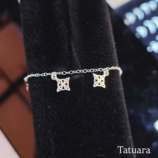 Pulsera nudo de bruja multiple colgante