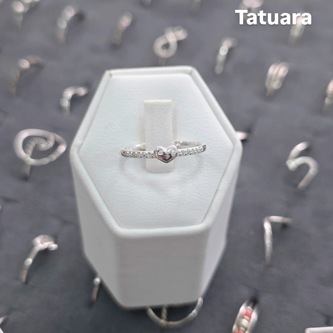 Anillo cintillo corazon