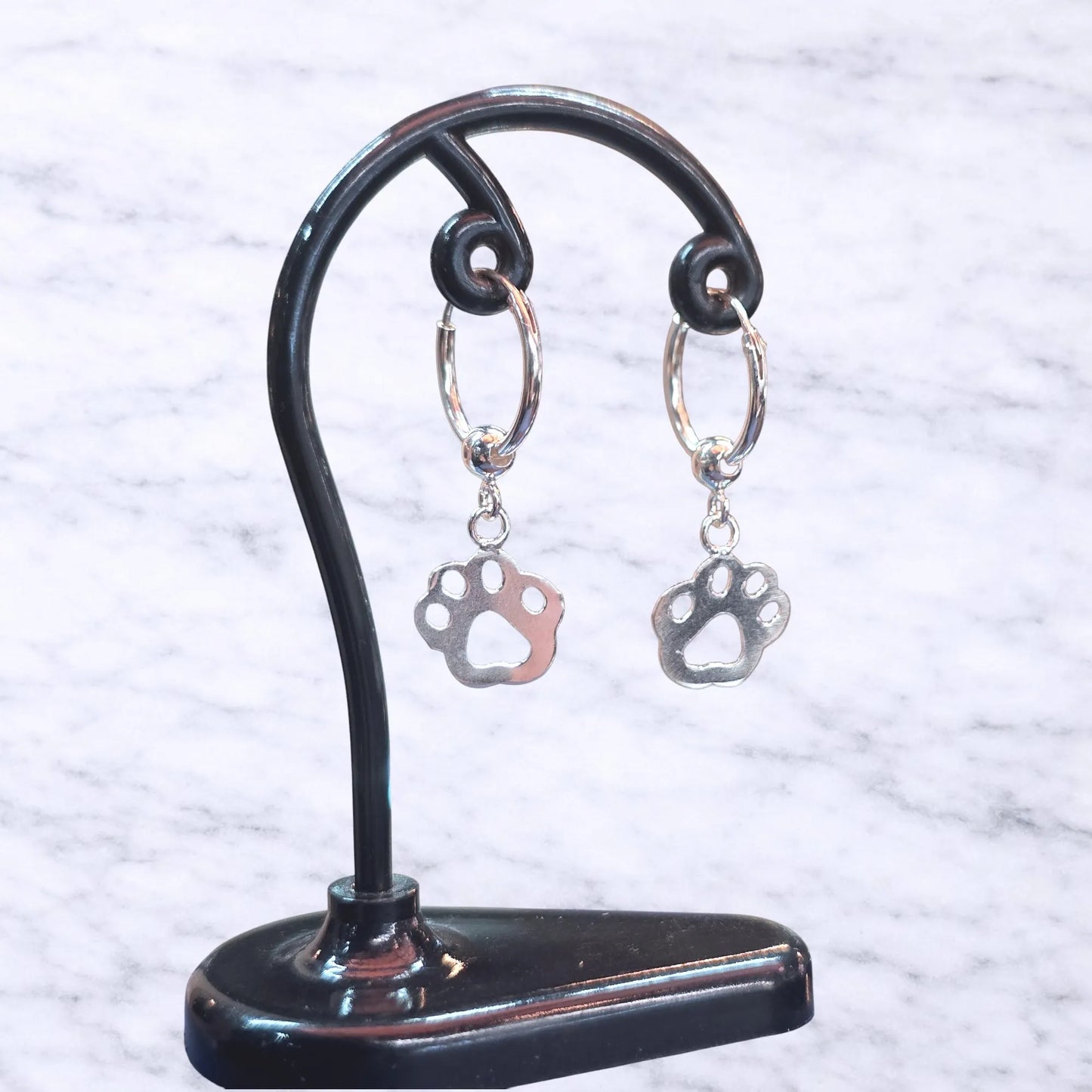 Argollas con colgante patita de perro 12mm