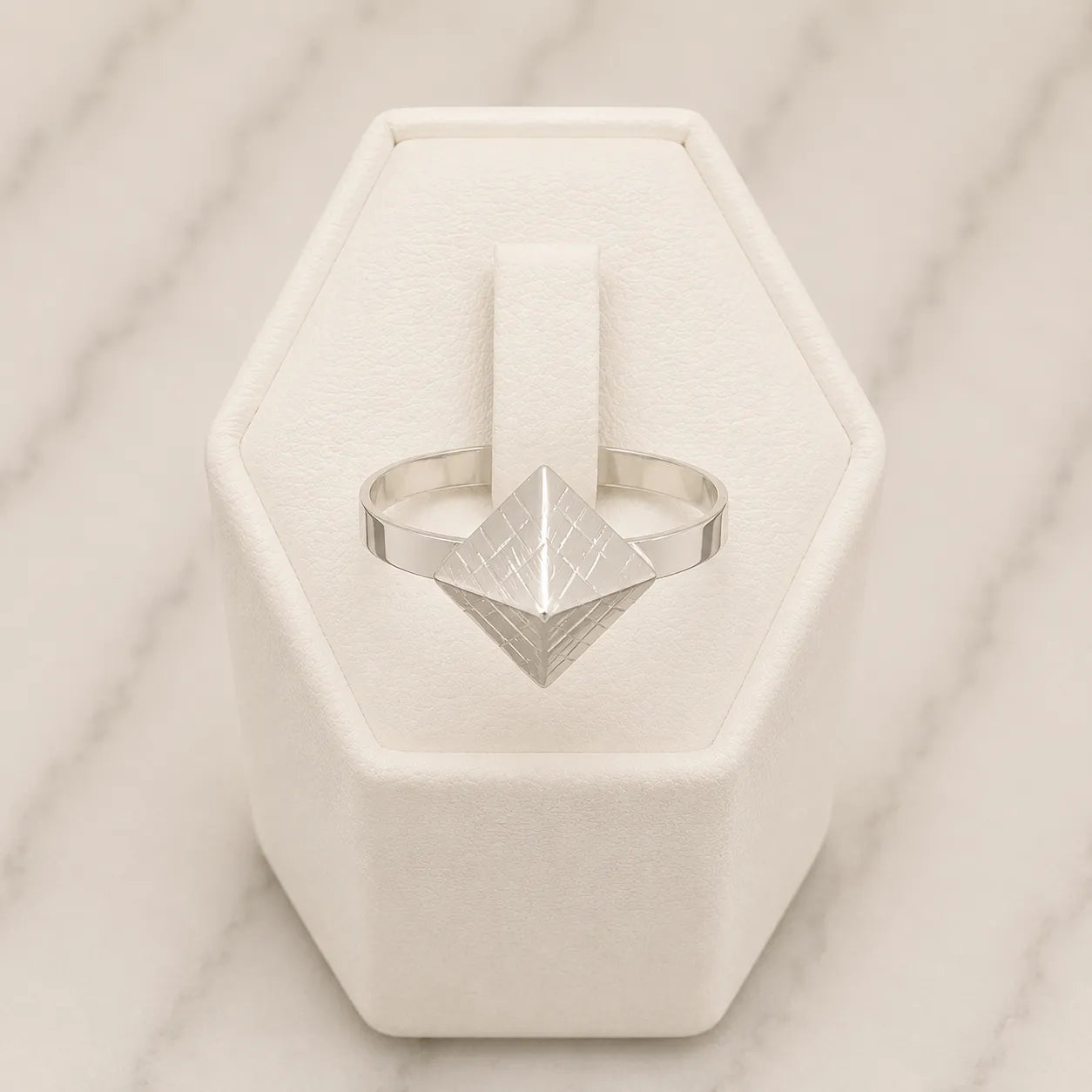 Anillo piramide (2)