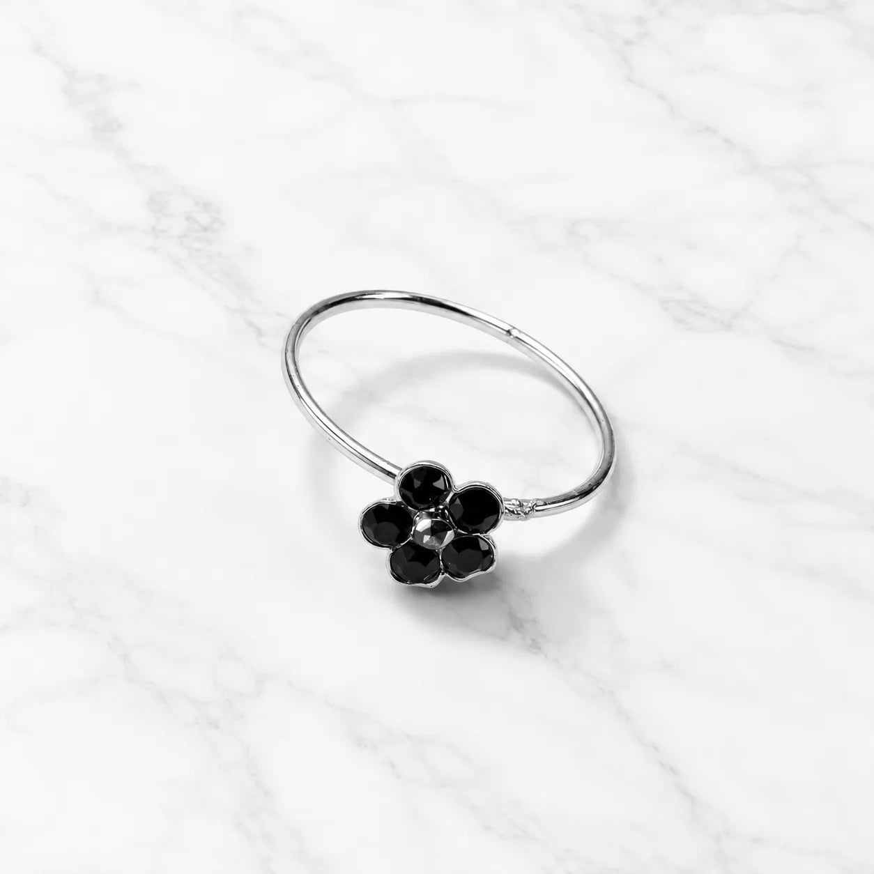 Argolla piercing nariz flor circón negro 10mm