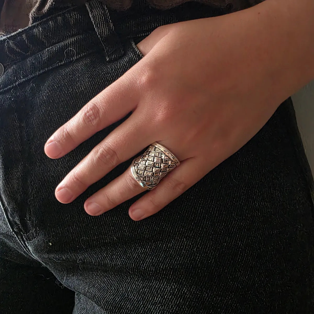 Anillo ancho texturizado 26mm ajustable