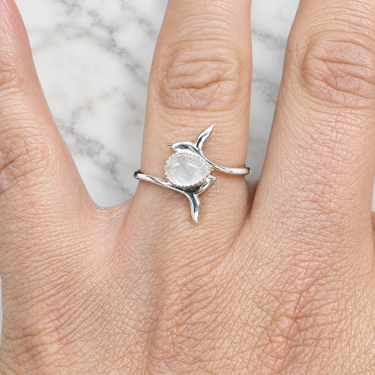 Anillo cola de ballena cuarzo blanco