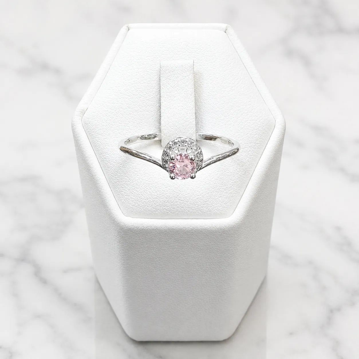 Anillo solitario rosa