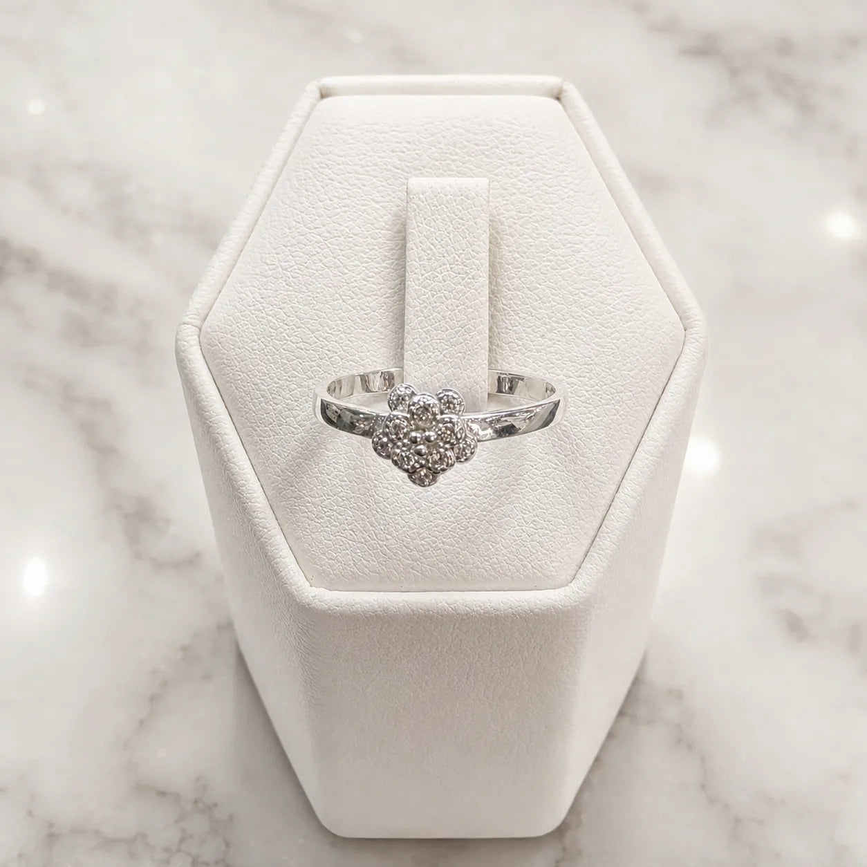 Anillo flor microcircón