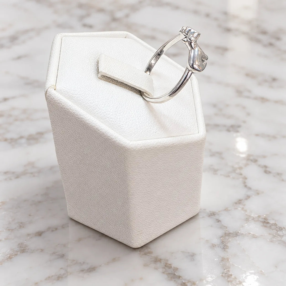 Anillo ajustable gato corazón circón rosado