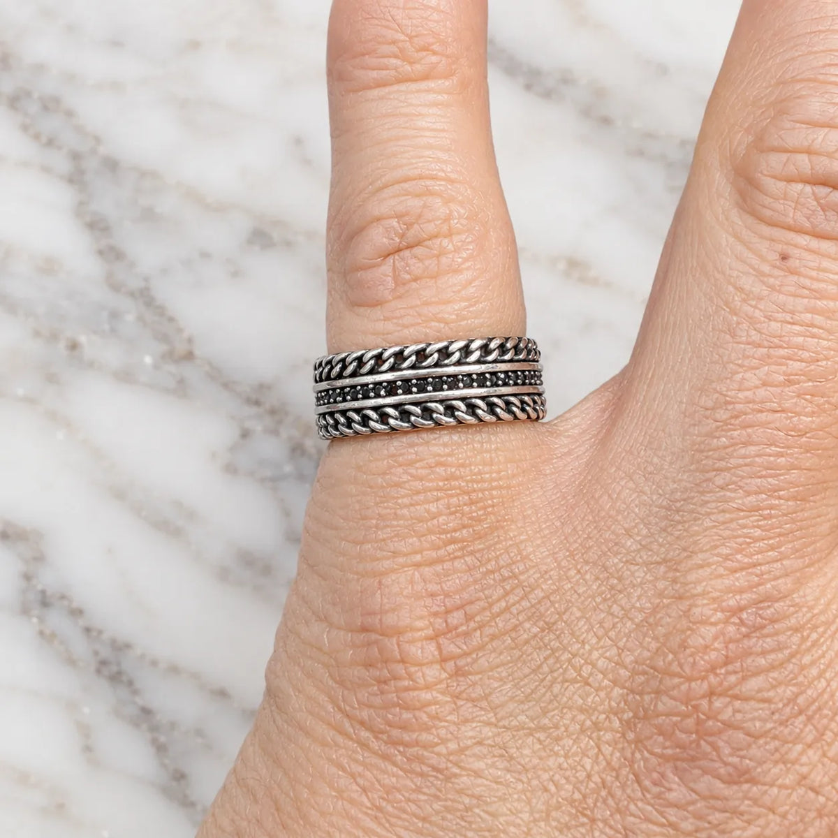 Anillo argolla envejecido microcircón onix