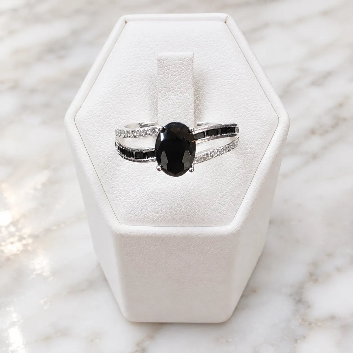 Anillo solitario circón onix