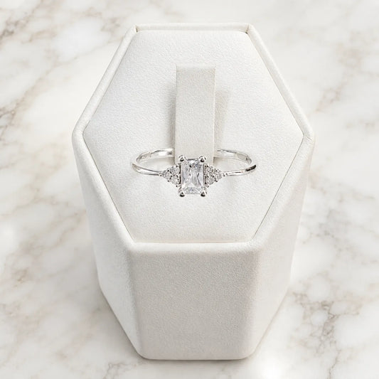 Anillo solitario circón