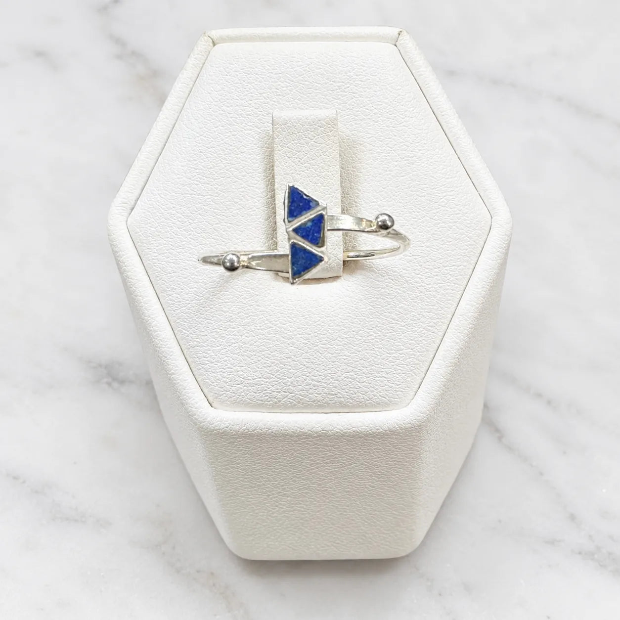 Anillo geométrico lapislazuli