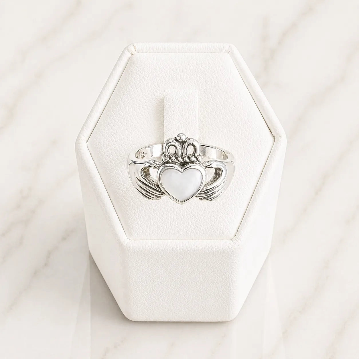 Anillo corazón nacar