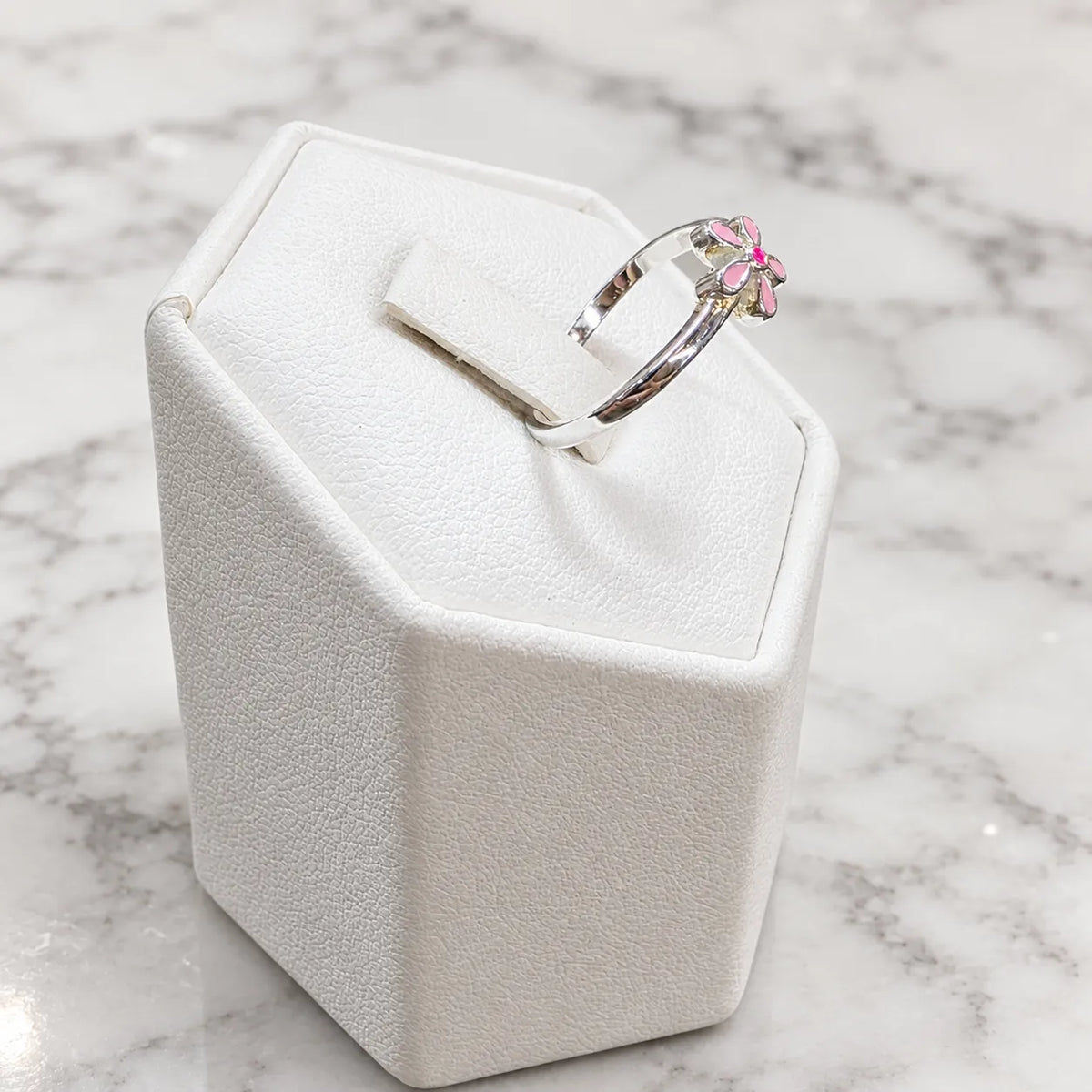 Anillo flor rosada esmaltada
