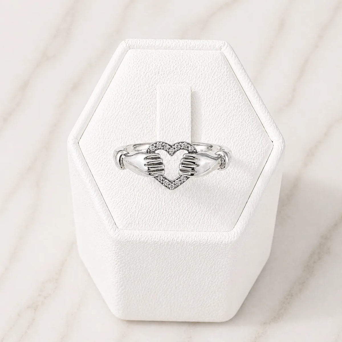 Anillo manos y corazón - 13