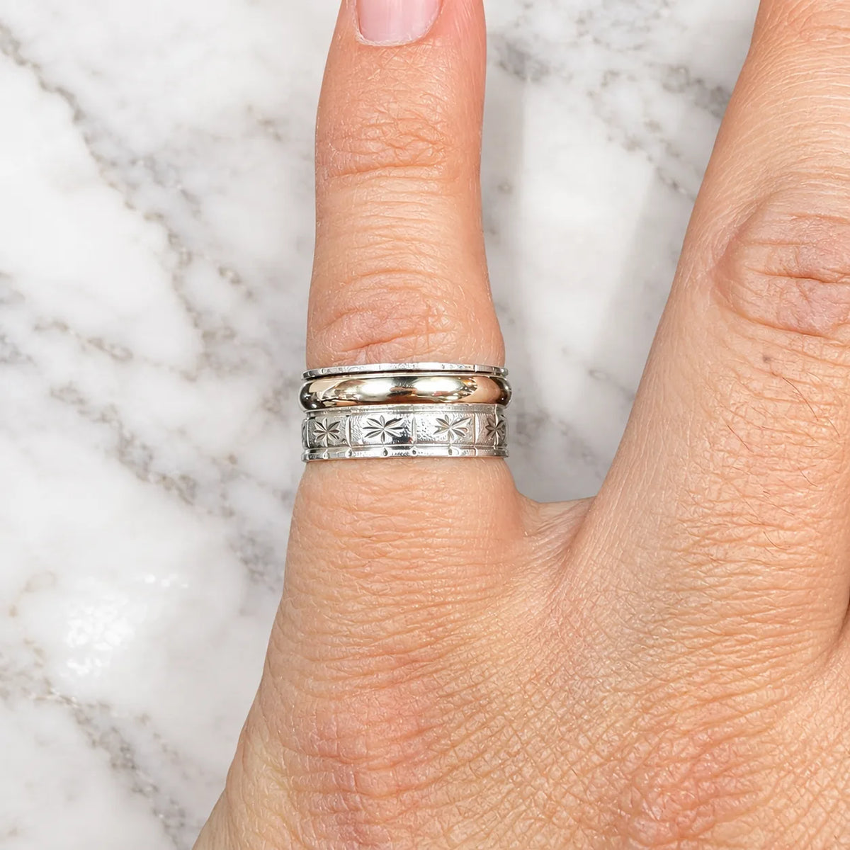 Anillo argolla lisa bañado en oro 7mm