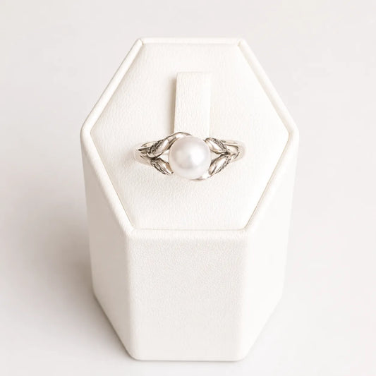Anillo perla clásica