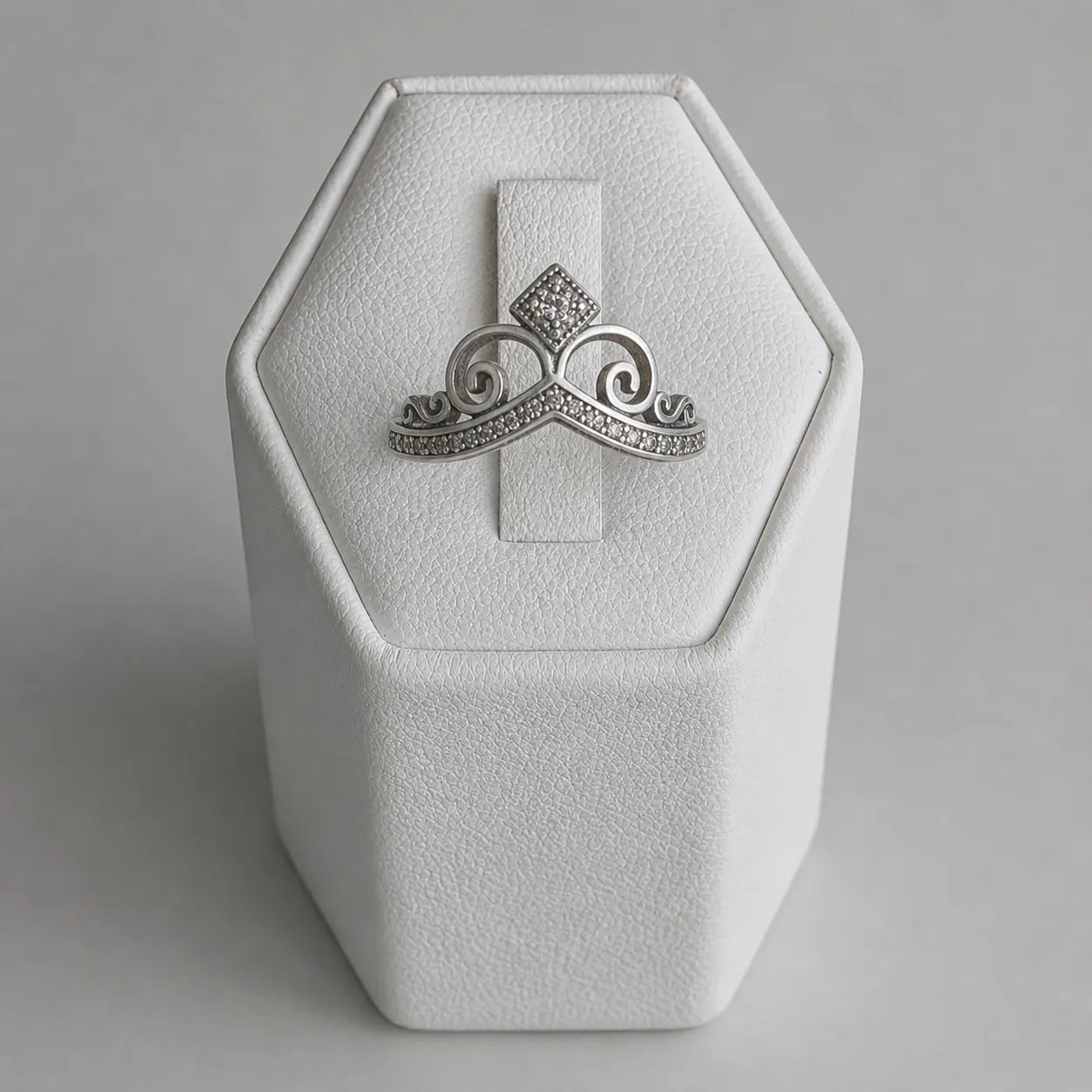 Anillo corona microcircón