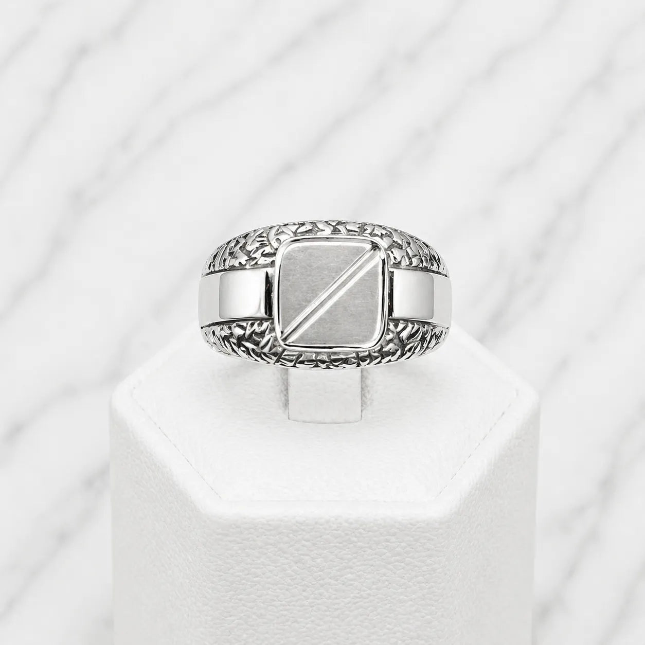 Anillo sello liso cuadrado facetado