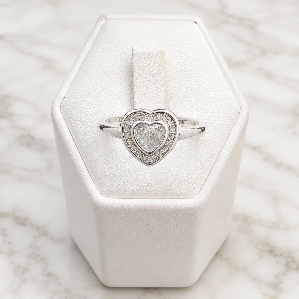 Anillo solitario corazón circón