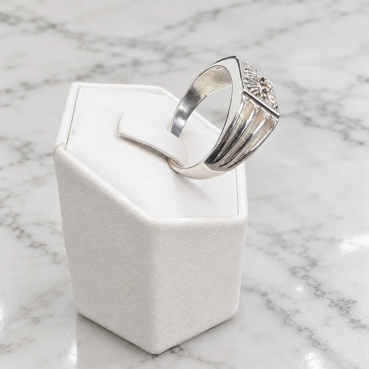 Anillo sello nativos