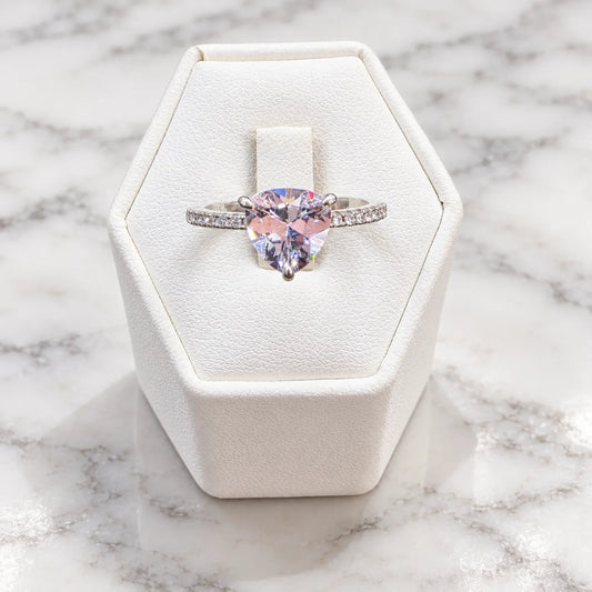 Anillo solitario corazón circón triangular