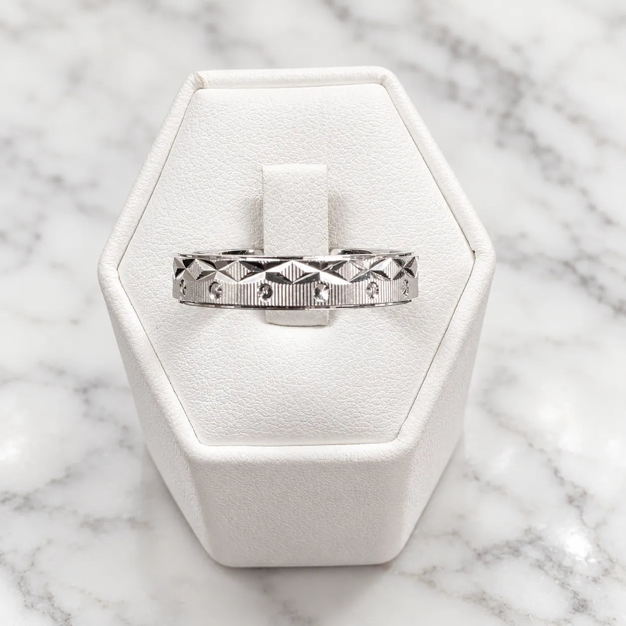 Anillo argolla geométrico circón