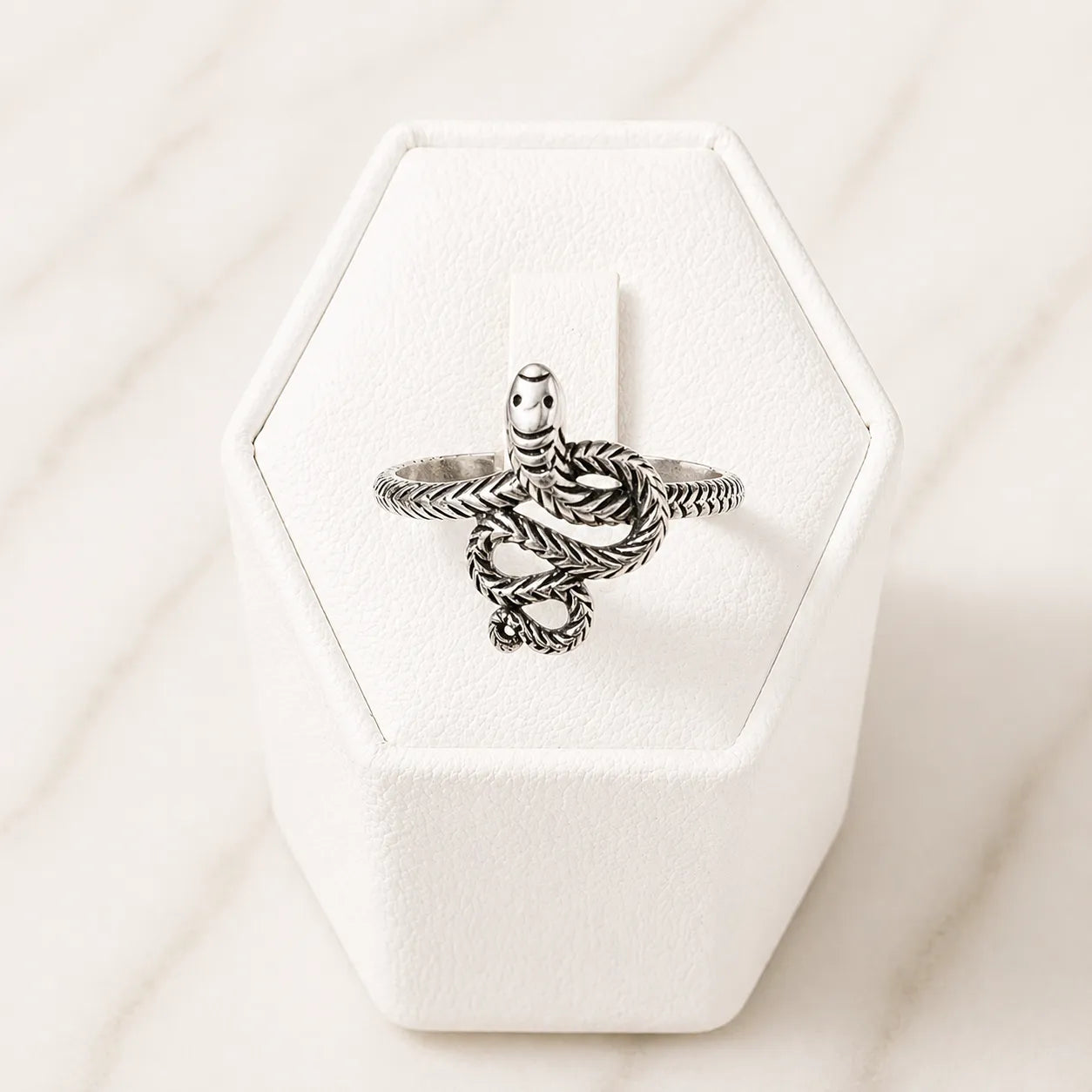 Anillo serpiente envejecido