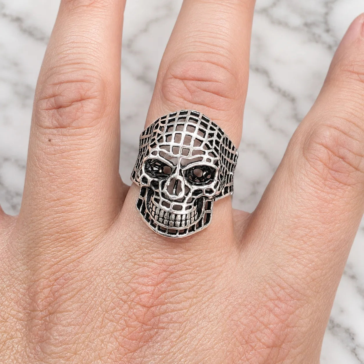 Anillo calavera geométrico