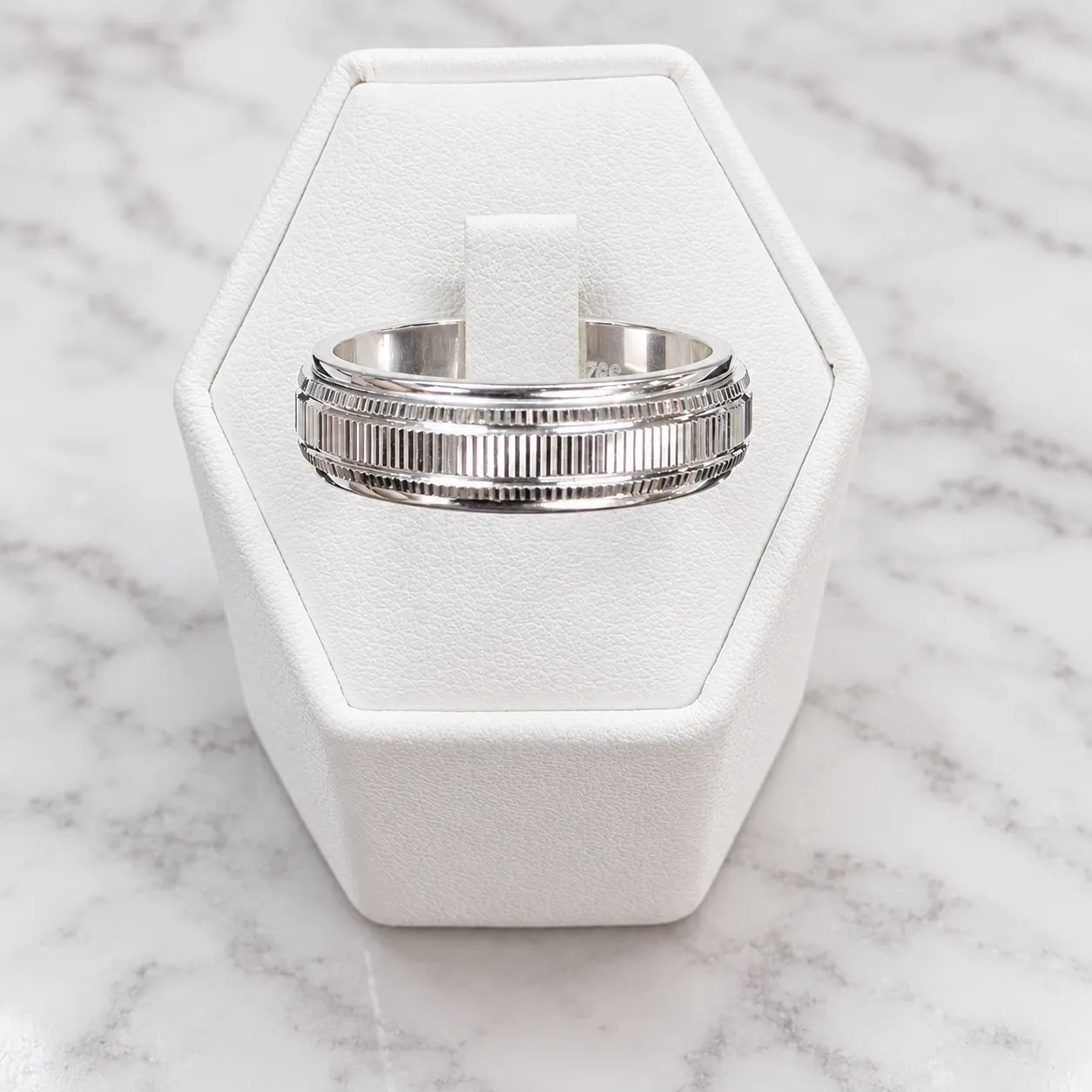 Anillo argolla liso texturizado antiestress