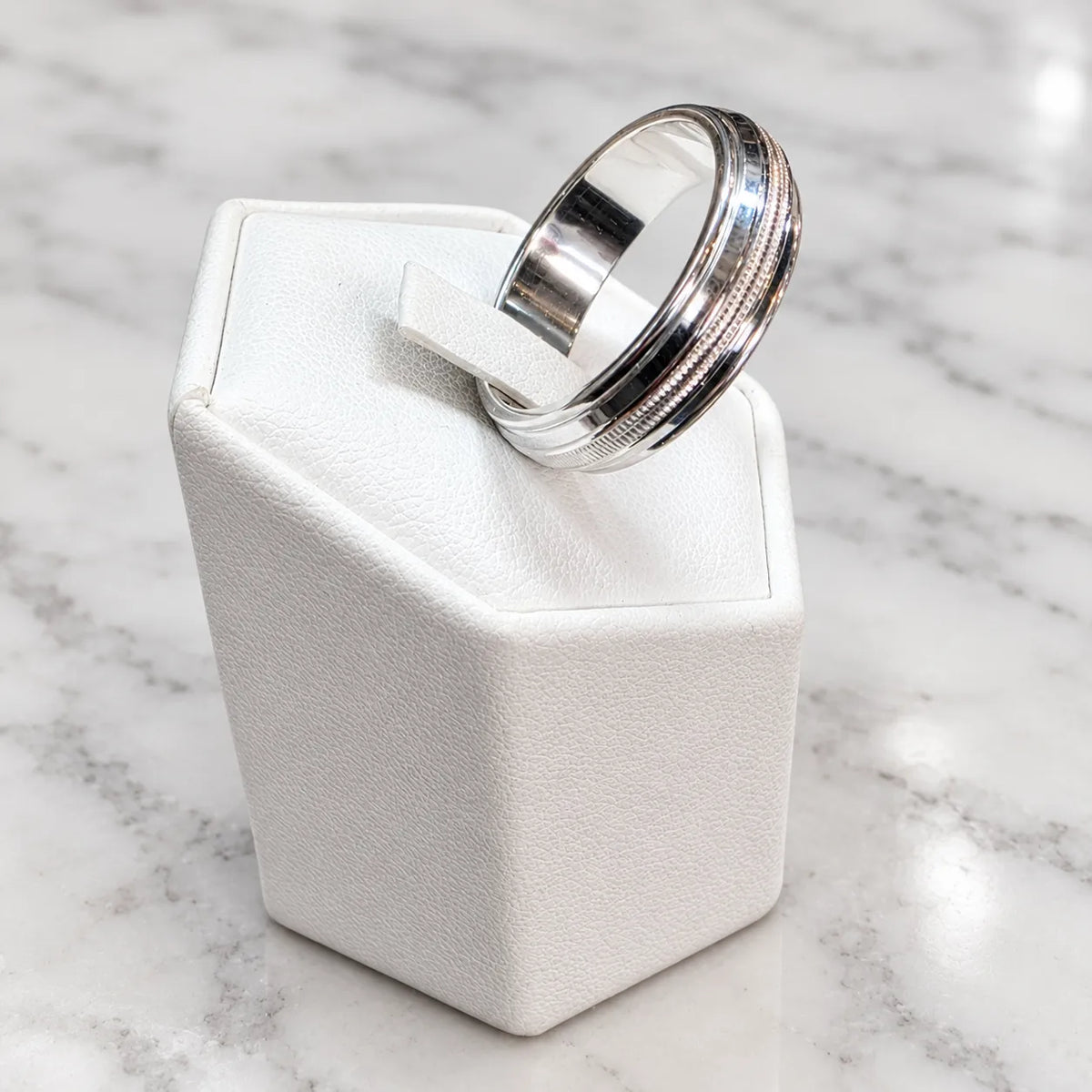 Anillo argolla liso texturizado antiestress