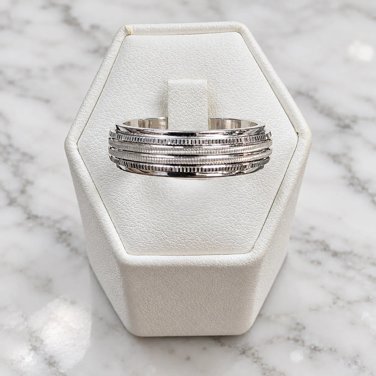 Anillo argolla liso diseño antiestress