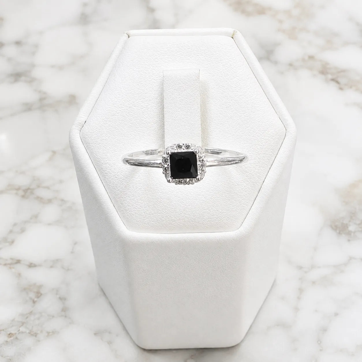 Anillo solitario circón onix