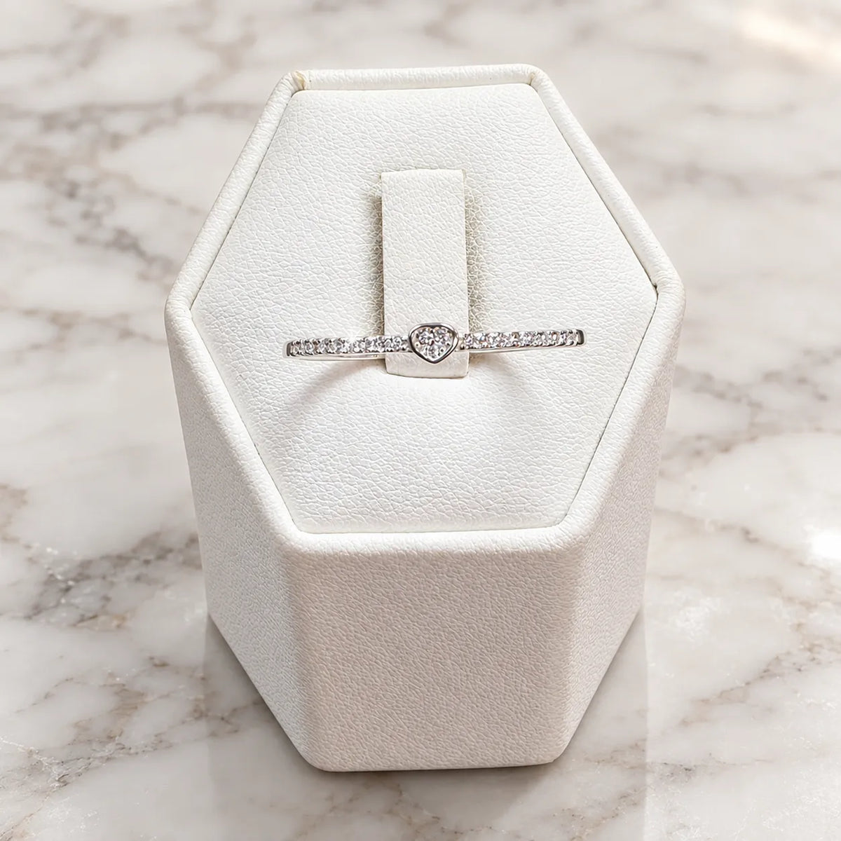 Anillo solitario corazón circón