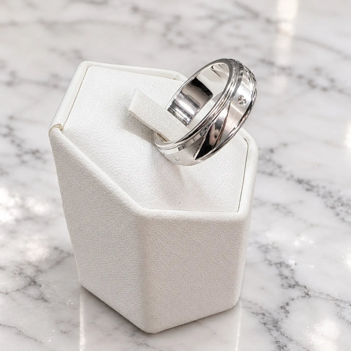Anillo argolla liso geométrico antiestress