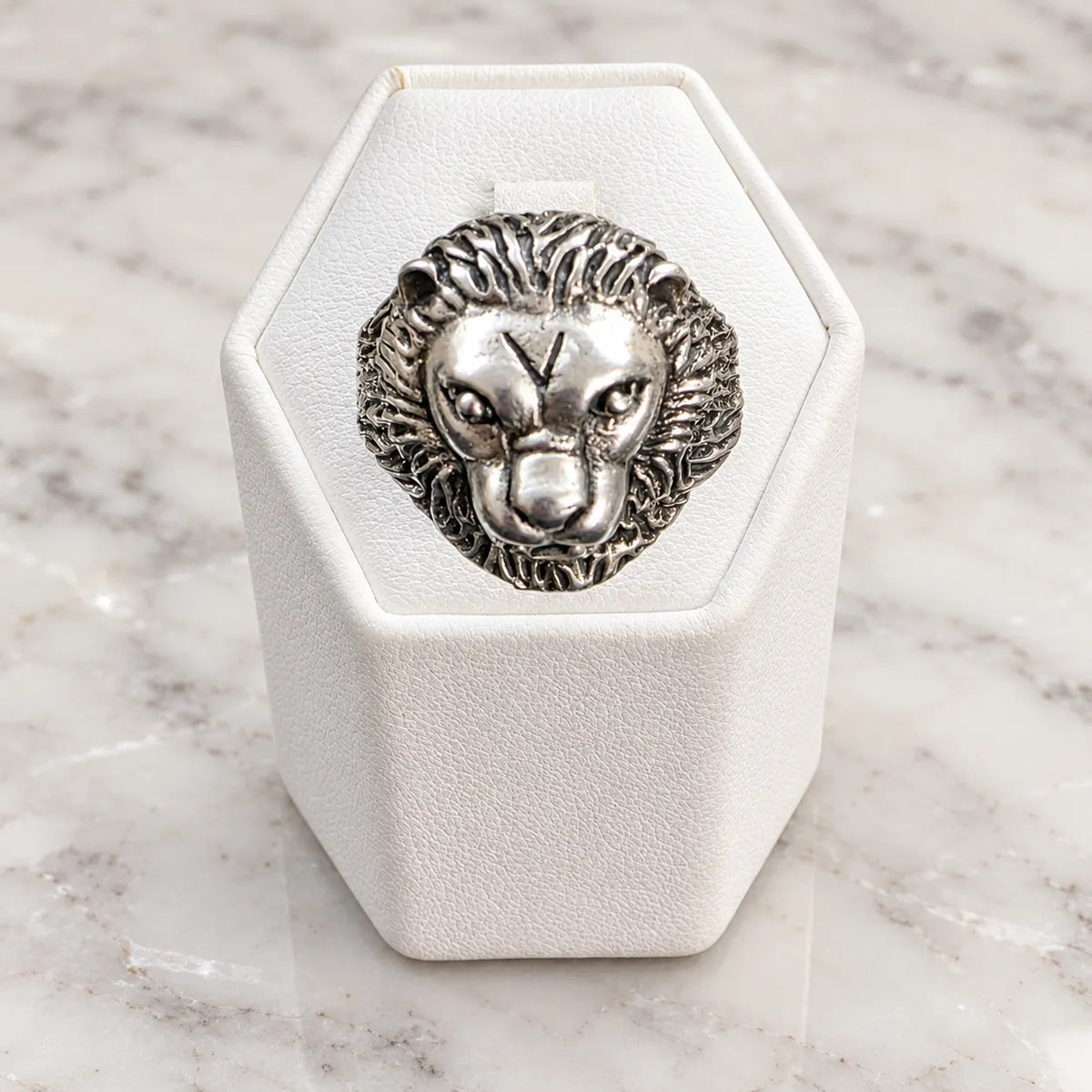 Anillo León