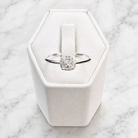 Anillo solitario circón